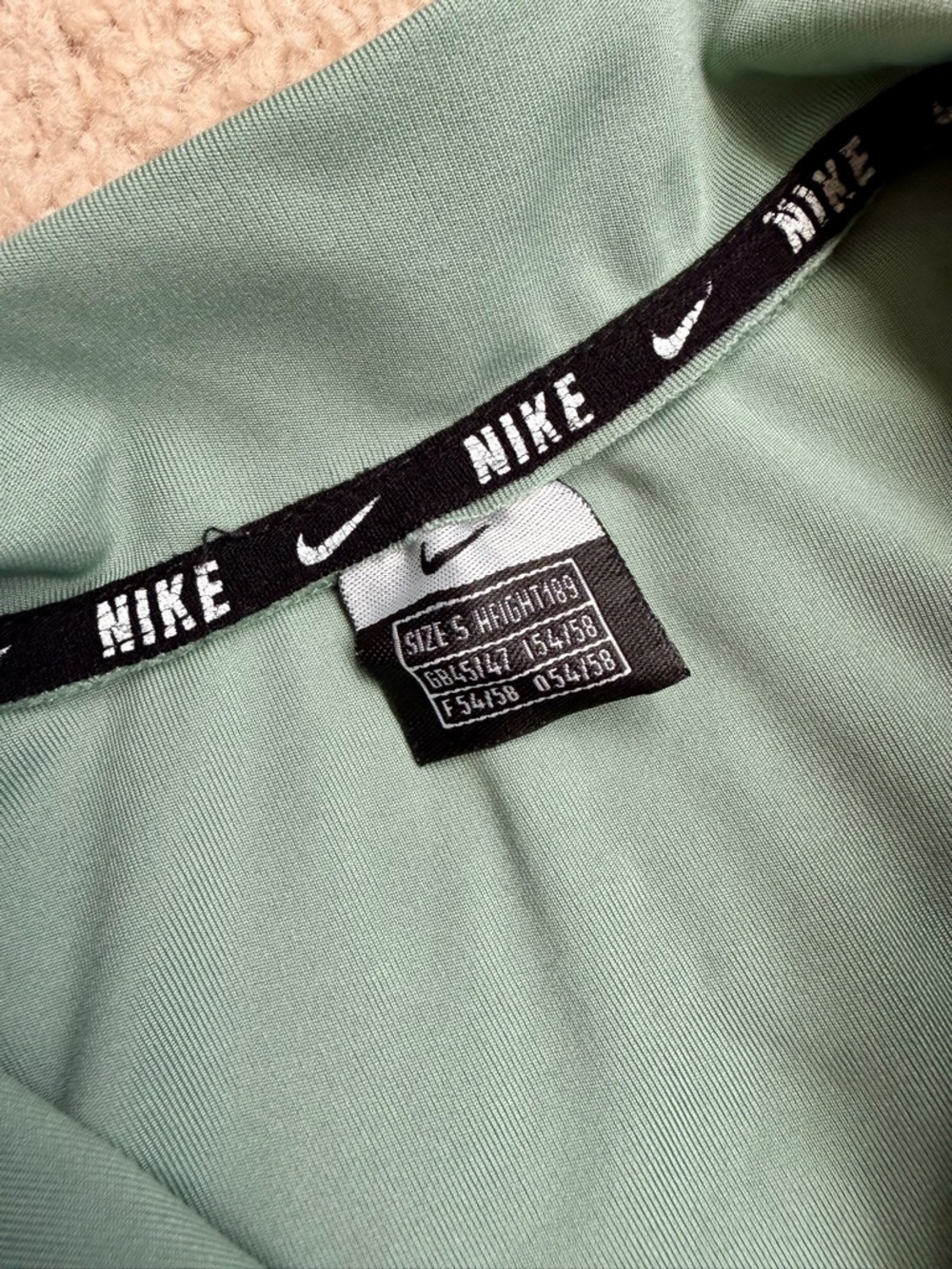 Nike Green Half-Zip Long-Sleeve Crop Top with Black Trim - Picture 7 of 7